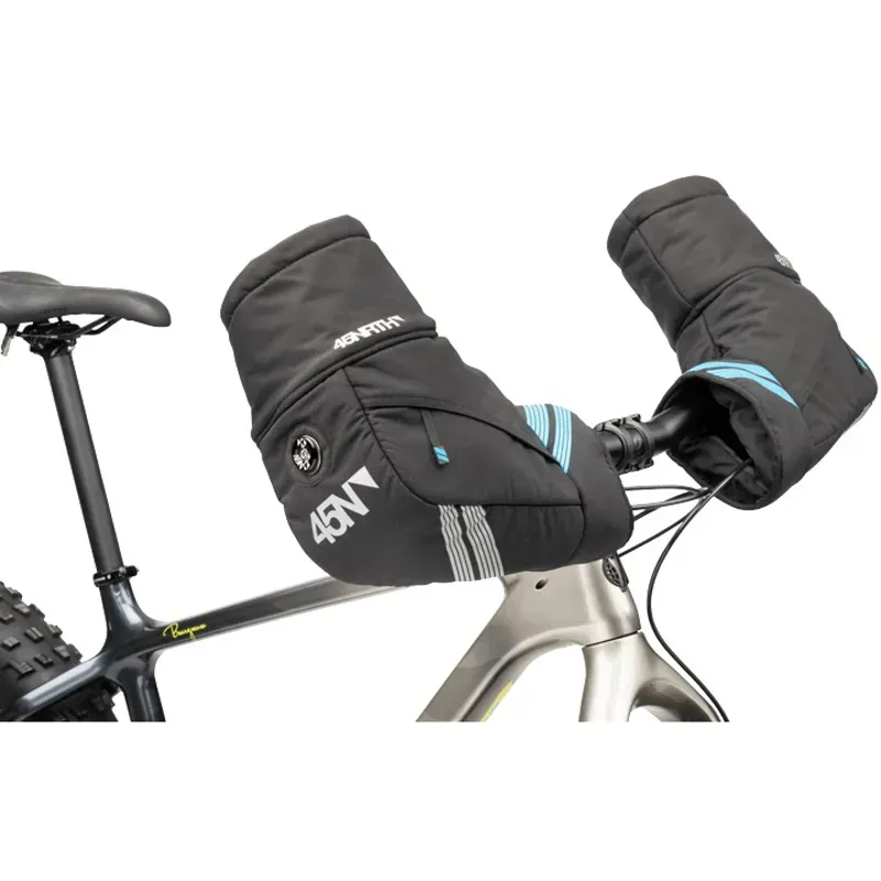 45NRTH Cobrafist Pogies in Black